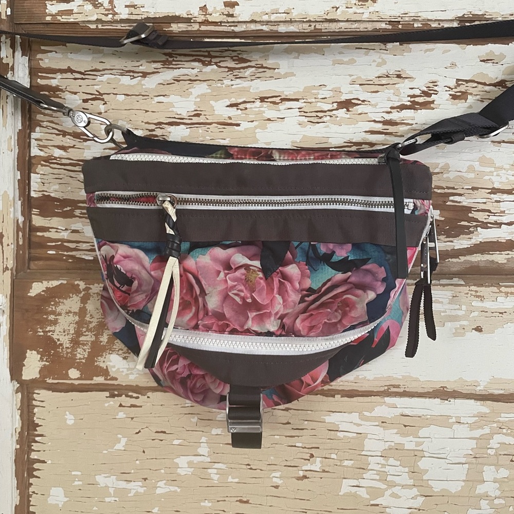 Lululemon side bag.